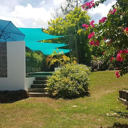Ancella'S Garden Apartment-Beach-5Min Drive, 1 Hr Montego Bay, 25 Mins Ocho Rios, Continental Breakfast Runaway Bay Eksteriør billede