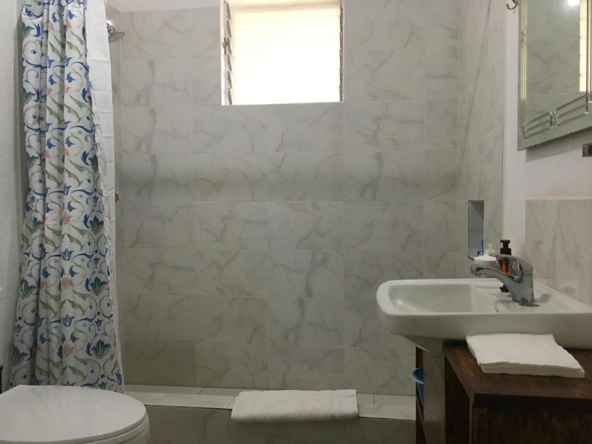 Ancella'S Garden Apartment-Beach-5Min Drive, 1 Hr Montego Bay, 25 Mins Ocho Rios, Continental Breakfast Runaway Bay Eksteriør billede